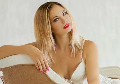 Sexcam und Telefonsex mit geile Nina